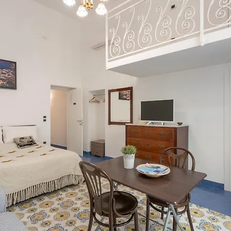 Bed & Breakfast The Charming 3*