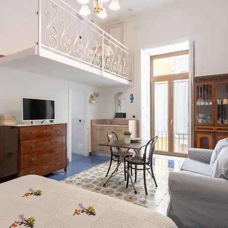 Bed & Breakfast The Charming 3*